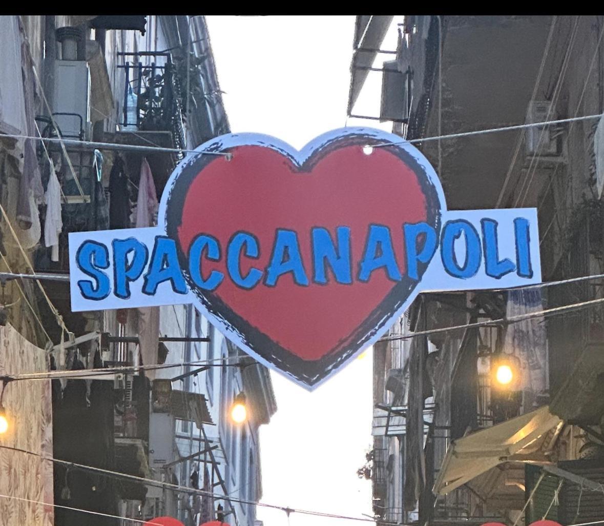 La Casa Di Patta A Spaccanapoli ภายนอก รูปภาพ